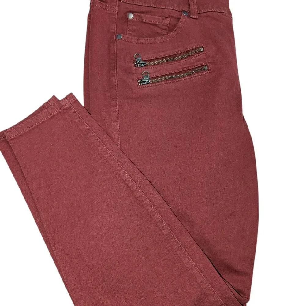 Skinny Jeggings with Zipper Accents Never Worn - Picture 2 of 6
